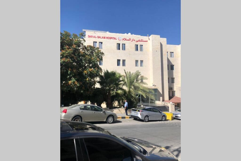Luxury Apartment In Awesome Location In Amman Exterior photo