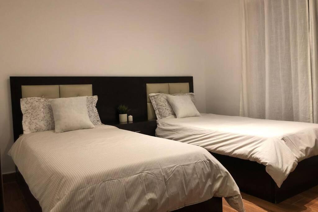Luxury Apartment In Awesome Location In Amman Exterior photo